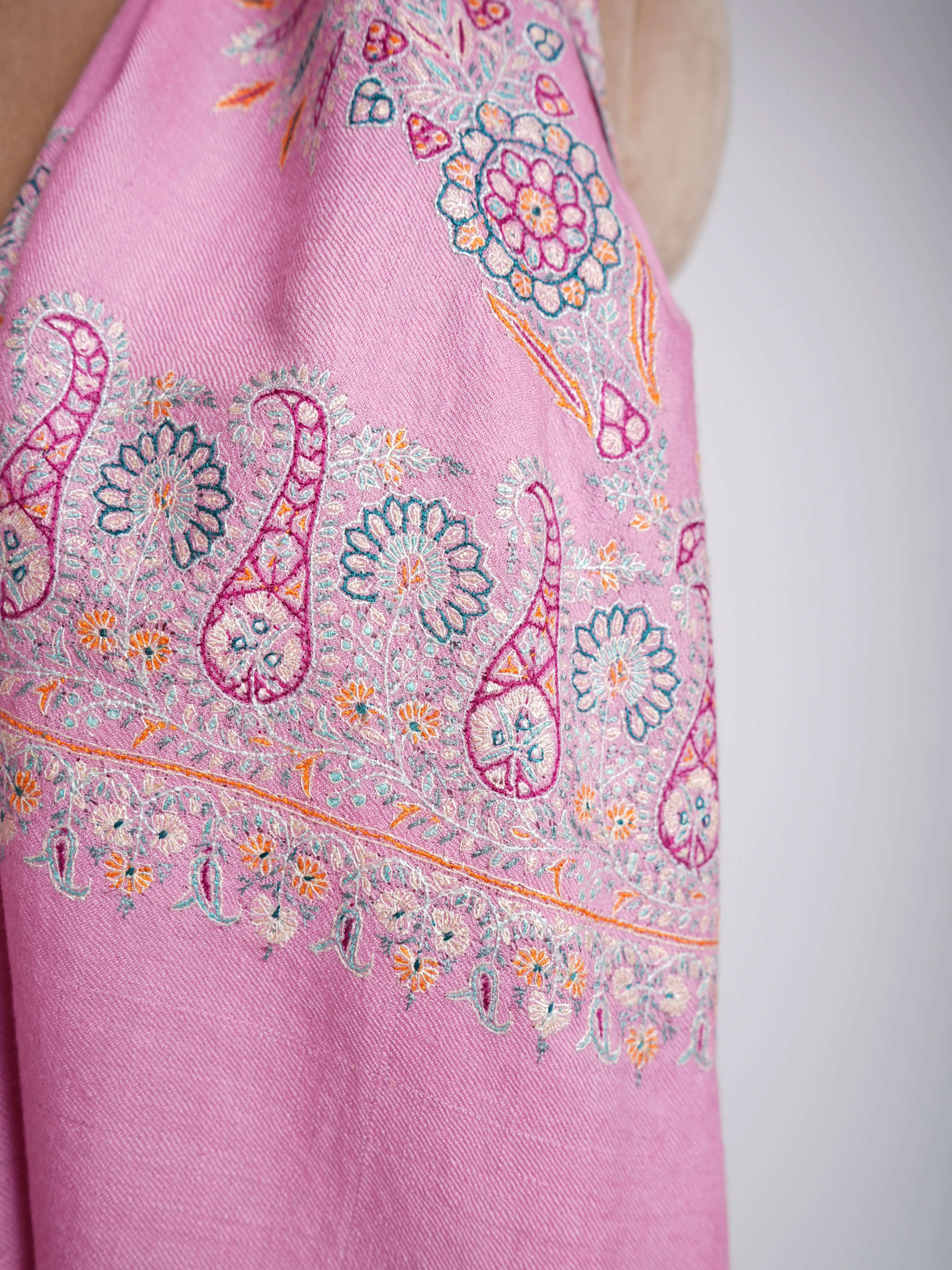 Sozni Daur Dar Hand Embroidered Pashmina Pink