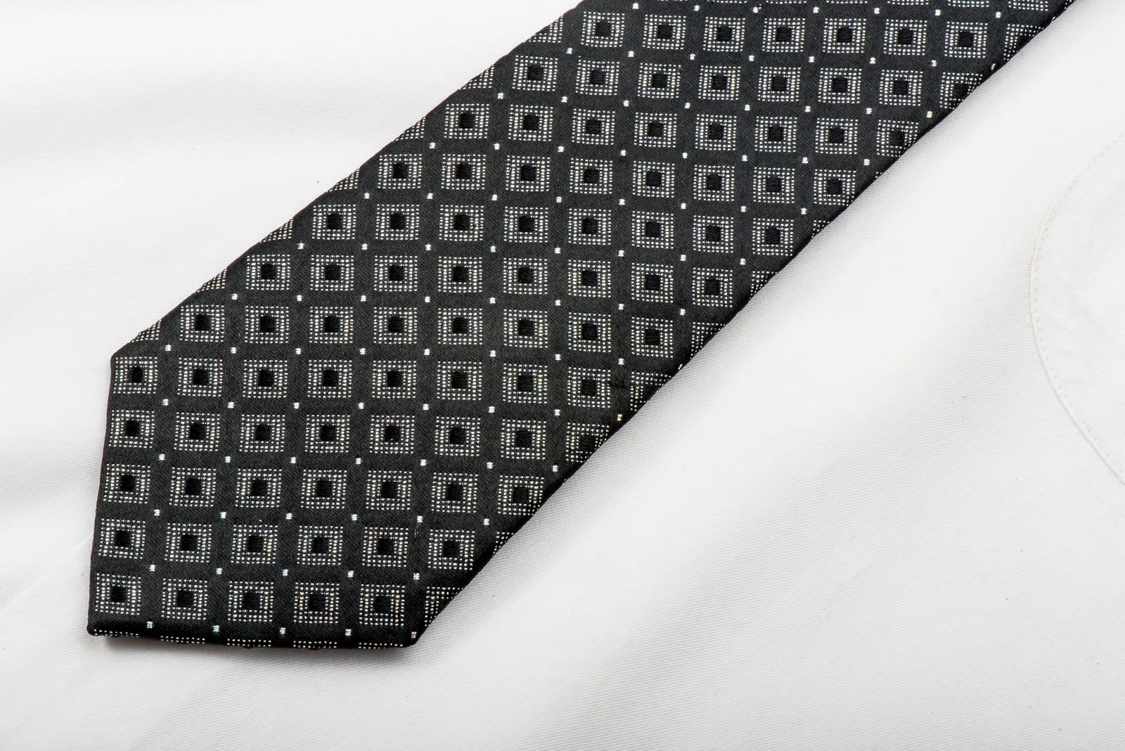 The Class Men's Skinny Necktie Silver Neat Squares On Black
